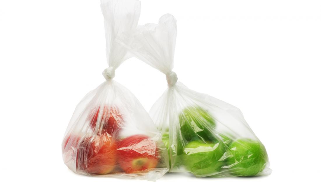 В  ввели оплату за одноразовые пластиковые пакеты: как в новых .