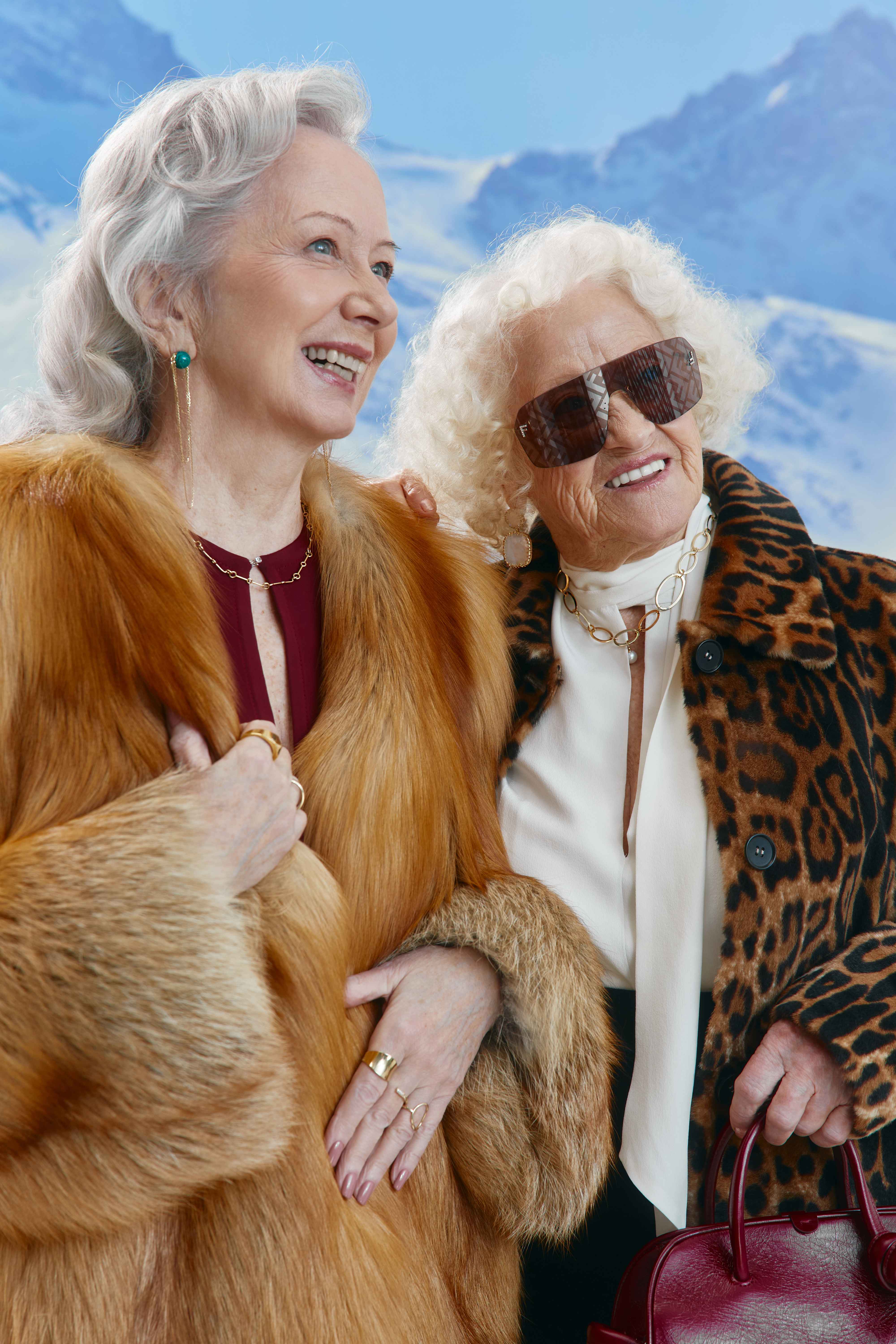 Бабусі у рекламі SOVA