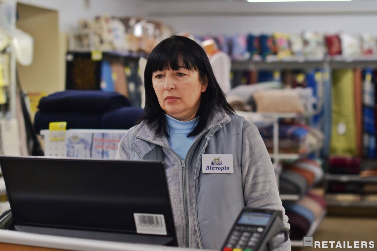 Співробітниця магазину "Ярослав"